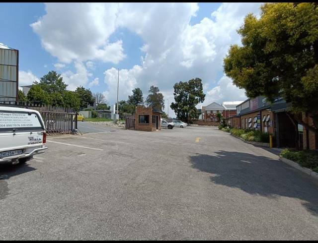 INDUSTRIAL PROPERTY TO RENT IN HALFWAY HOUSE